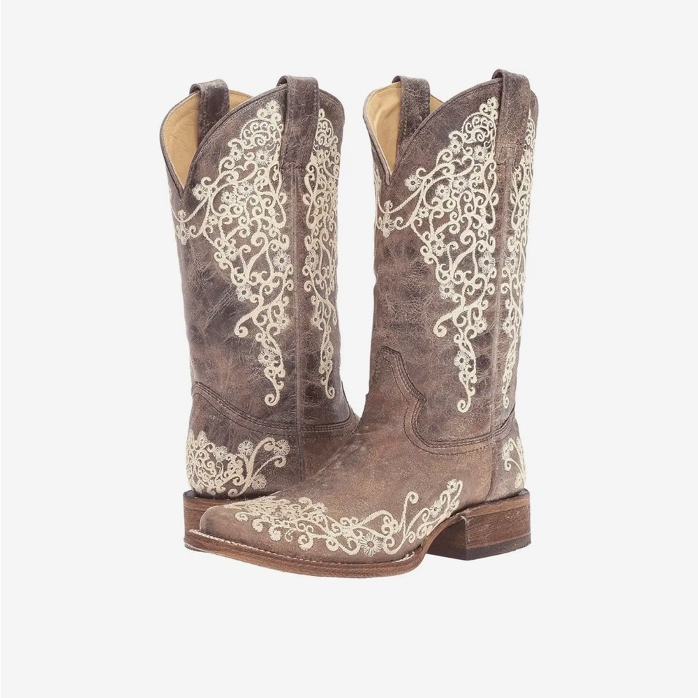 Corral - A2663 - cream/brown square toe boots - size 6M